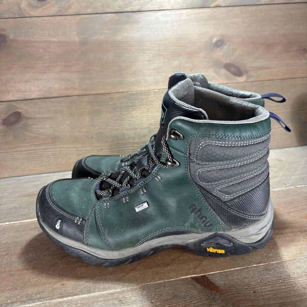 Ahnu Sugarpine Womens size 7 shoes Green Leather Waterproof Hiking boots